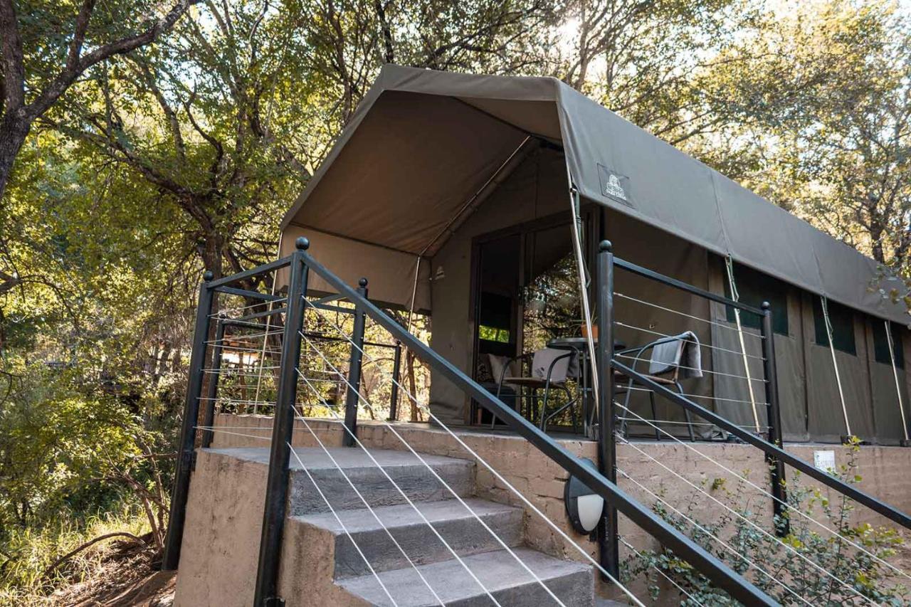 Umkumbe Bush Lodge - Luxury Tented Camp Саби-Санд-Гейм-Резерв Экстерьер фото
