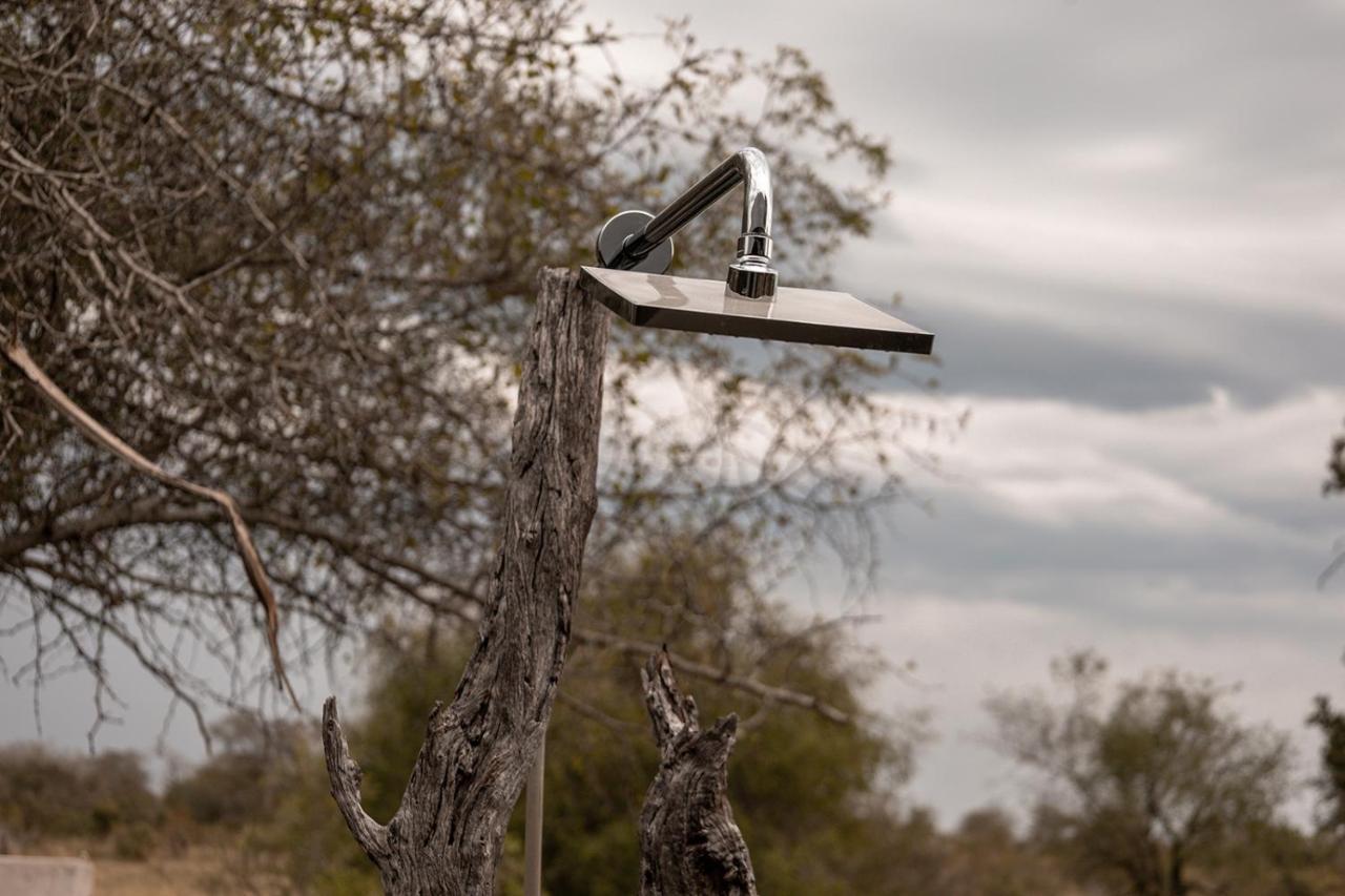 Umkumbe Bush Lodge - Luxury Tented Camp Саби-Санд-Гейм-Резерв Экстерьер фото